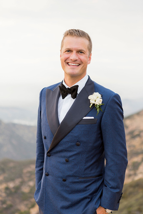 Stylish double-breasted navy tuxedo for grooms weddings Stylish double-breasted navy tuxedo for grooms weddings
