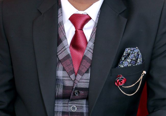 red houndstooth Half Windsor knot tie red houndstooth Half Windsor knot tie