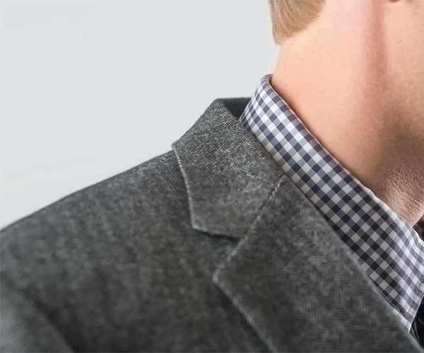 suit jacket with a collar gap